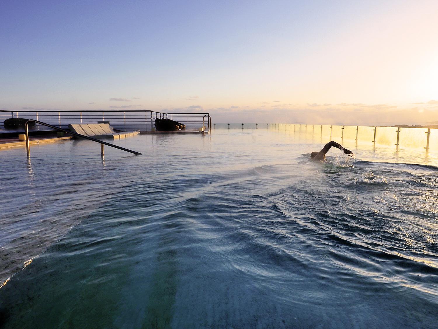 Kensington Jeju Hotel Exterior foto The 200m Olympic-sized pool at the National Training Centre, Dunboyne